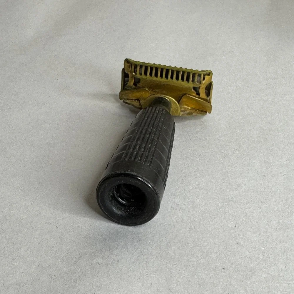 Vintage GEM Junior Single Edge Safety Razor Gold Tone Black Bakelite‎ Handle USA